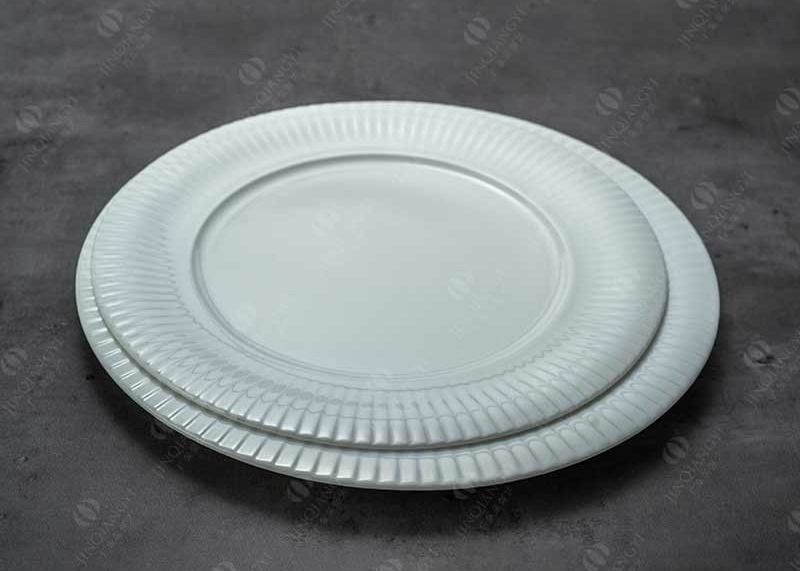 Wear Resistant Emboss Bone China Dinnerware Set 40 Pieces